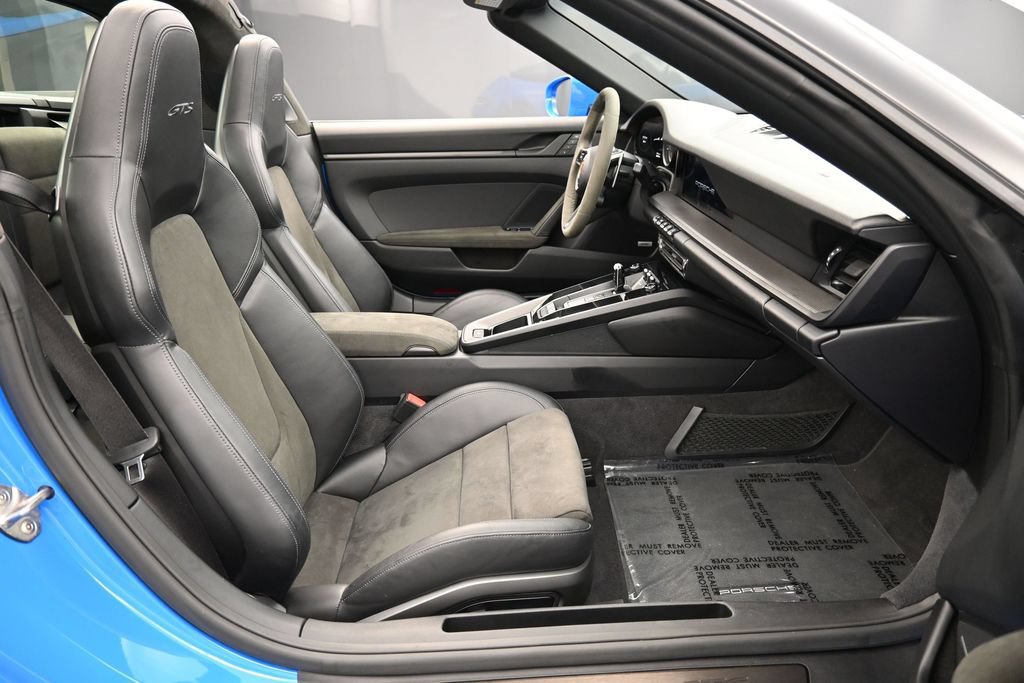 Certified 2022 Porsche 911 Targa 4 GTS AWD/4WD image 29