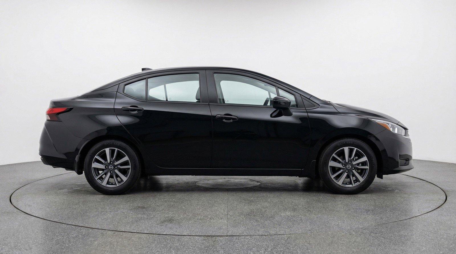 Used 2025 Nissan Versa SV image 11