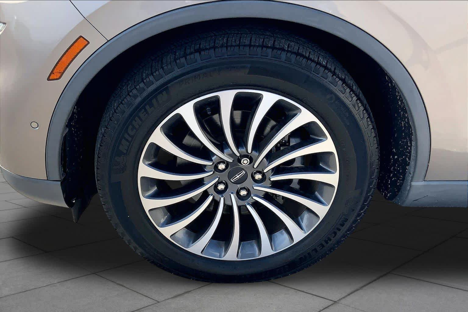 Used 2020 Lincoln Aviator Reserve w/ Equipment Group 201A RWD image 10