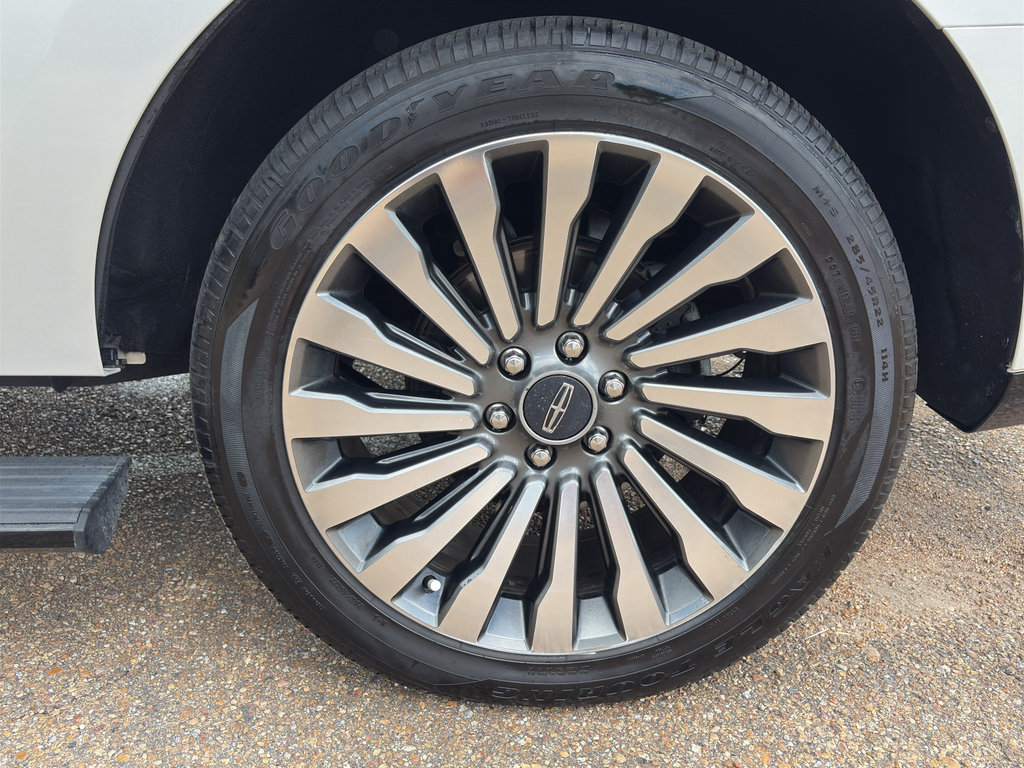 Used 2019 Lincoln Navigator Reserve w/ Cargo Package AWD/4WD image 38