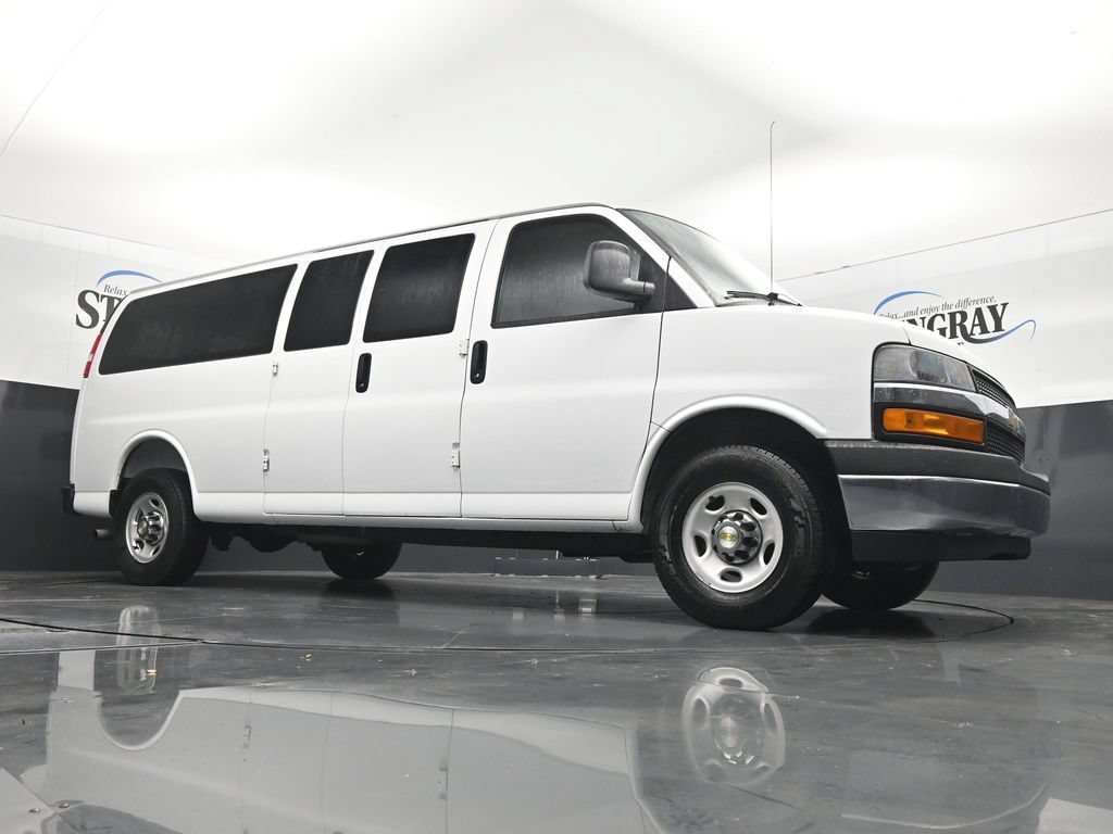 Used 2025 Chevrolet Express 3500 LT w/ LT Preferred Equipment Group RWD image 26