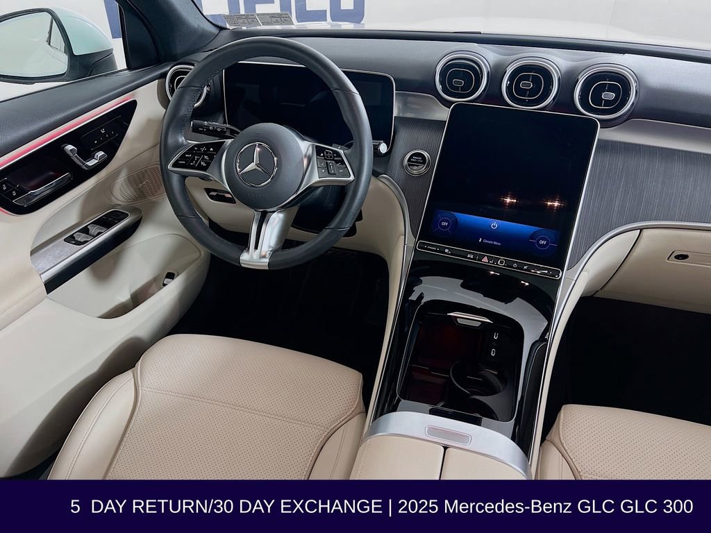 Used 2025 Mercedes-Benz GLC 300 4MATIC image 27
