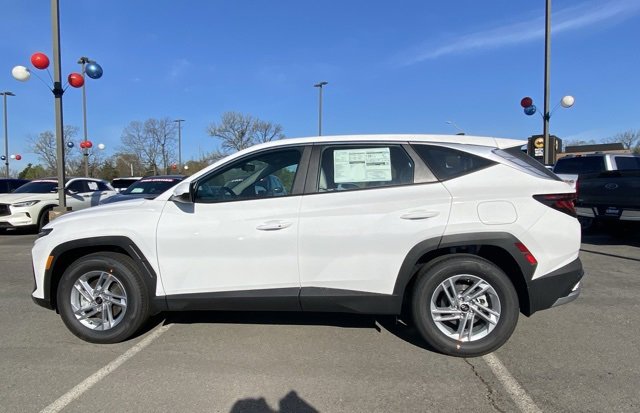 New 2025 Hyundai Tucson SE image 4