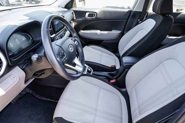 Certified 2023 Hyundai Venue SEL image 23