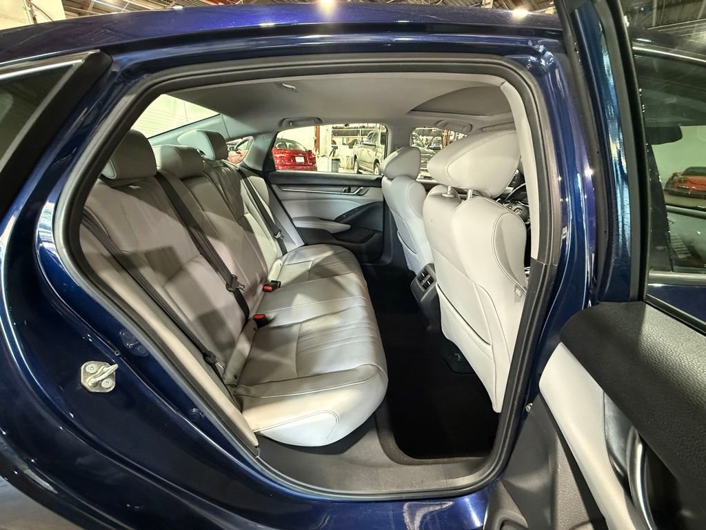 Used 2018 Honda Accord Touring image 18