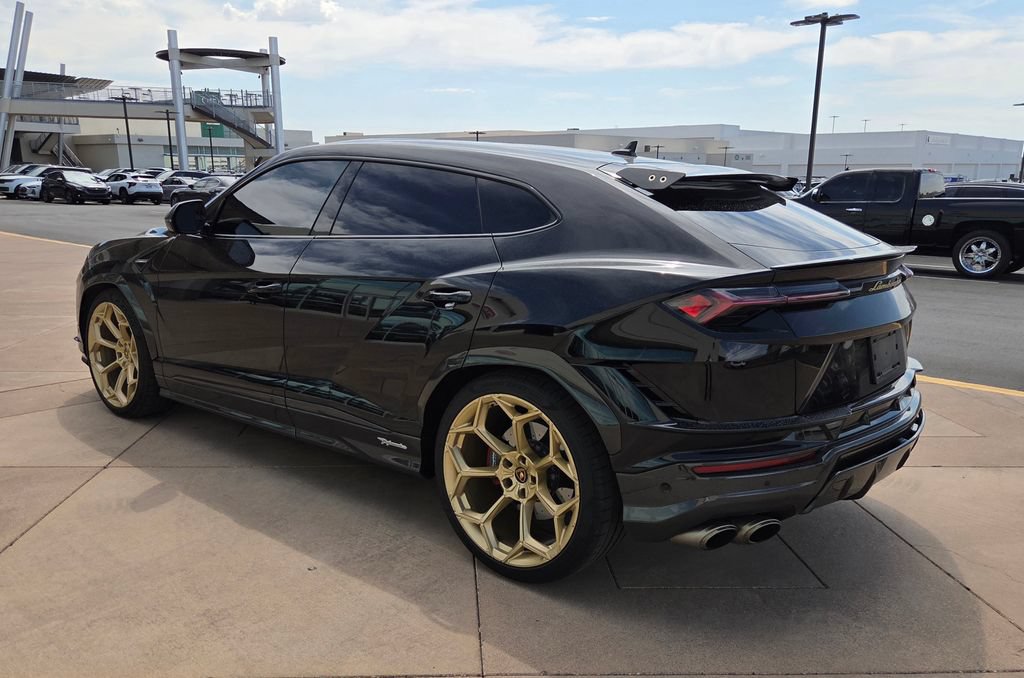 Used 2023 Lamborghini Urus Performante AWD/4WD image 7