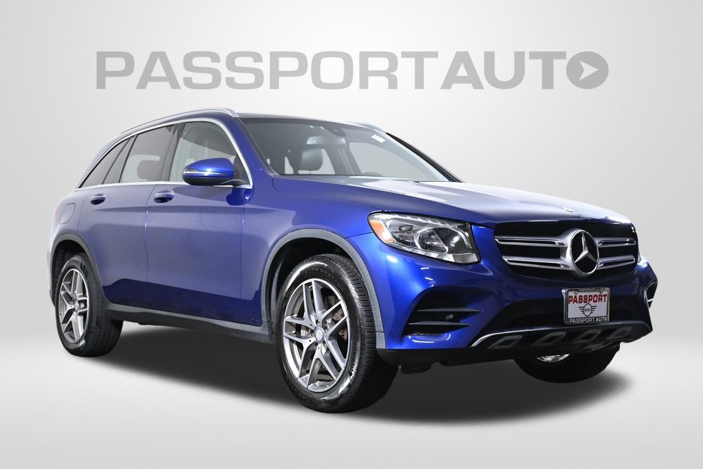 Used 2017 Mercedes-Benz GLC 300 4MATIC image 3
