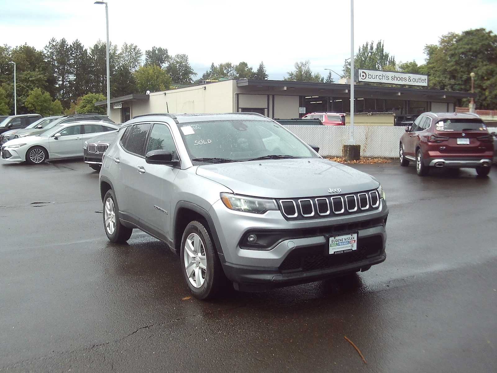 Used 2022 Jeep Compass Latitude w/ Sun and Sound Group AWD/4WD image 6