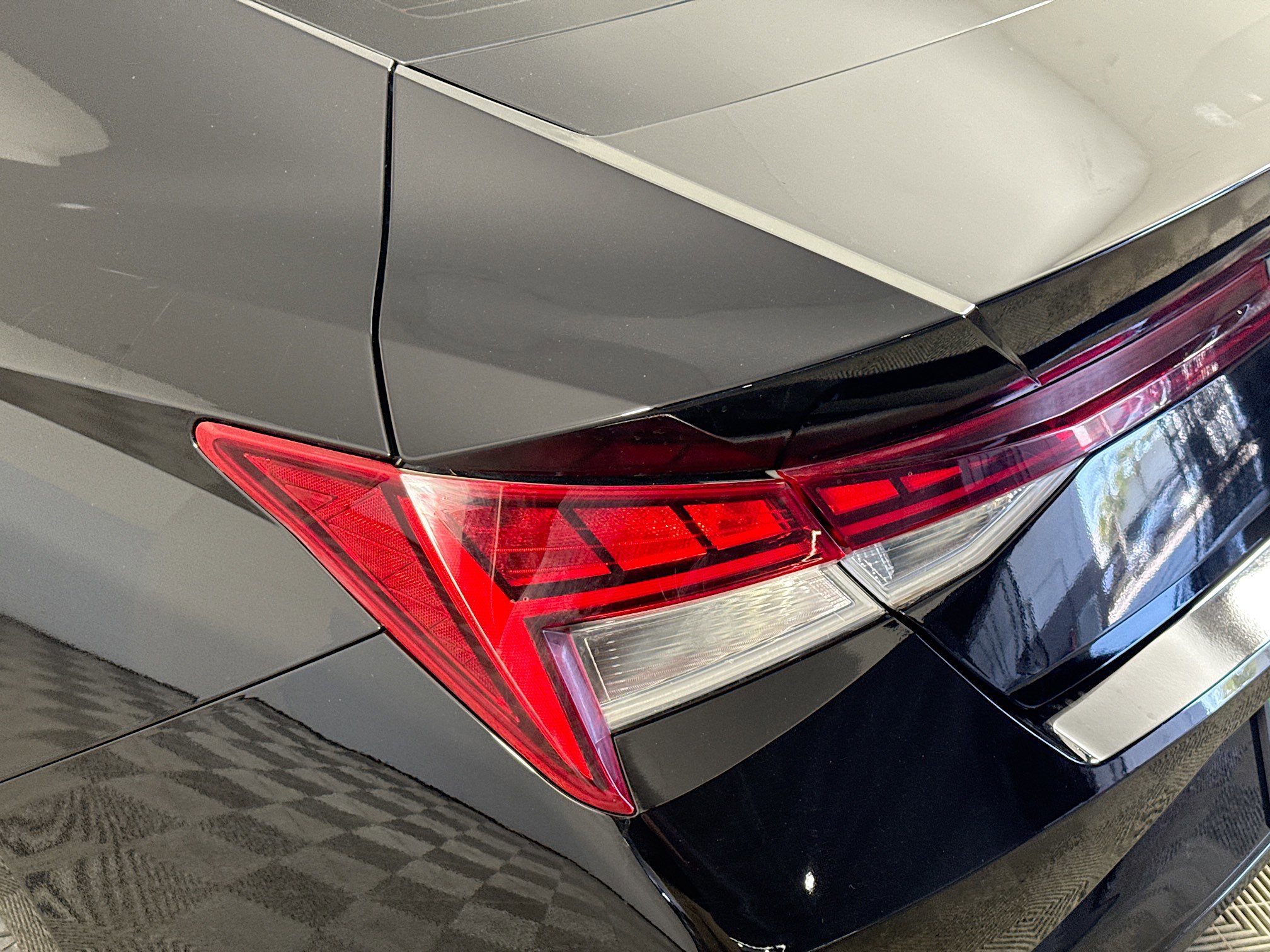 Used 2022 Hyundai Elantra SEL w/ Convenience + Premium Package image 35