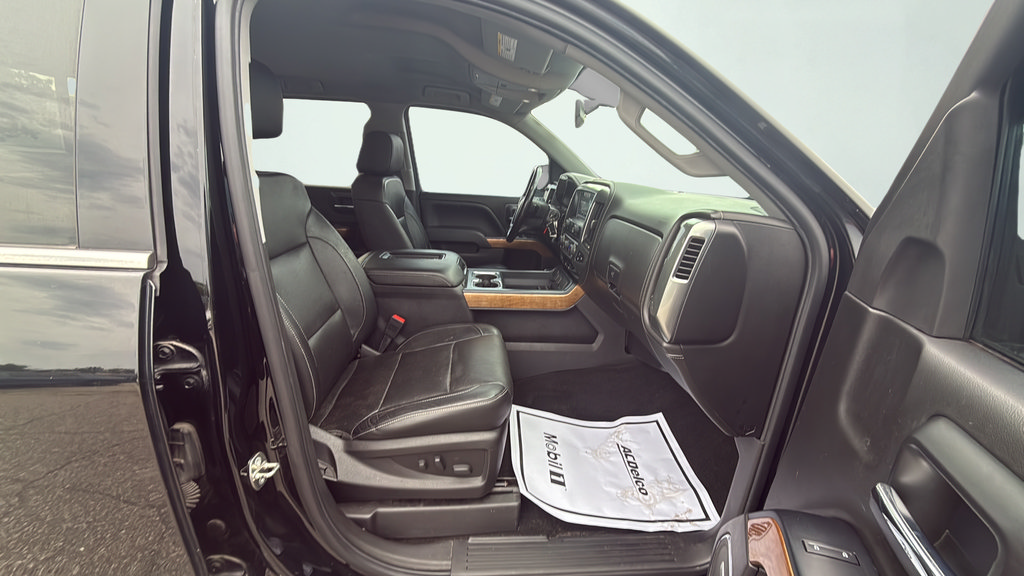 Used 2018 Chevrolet Silverado 1500 LTZ w/ Sport Package AWD/4WD image 32