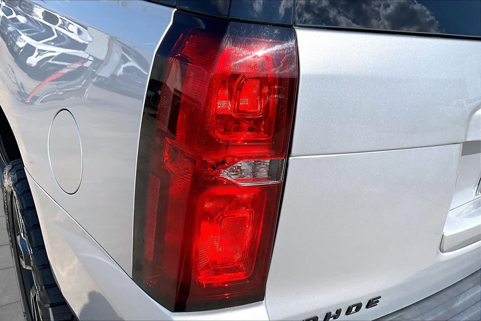 Used 2019 Chevrolet Tahoe LT w/ RST Edition AWD/4WD image 29
