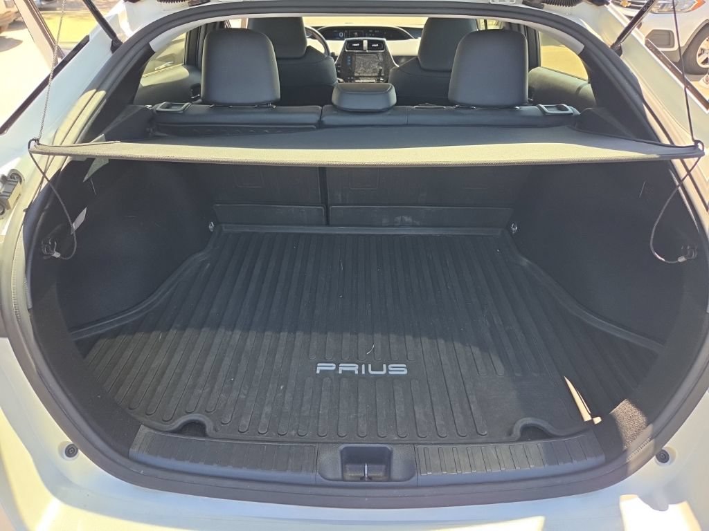 Certified 2016 Toyota Prius Three Touring FWD image 13