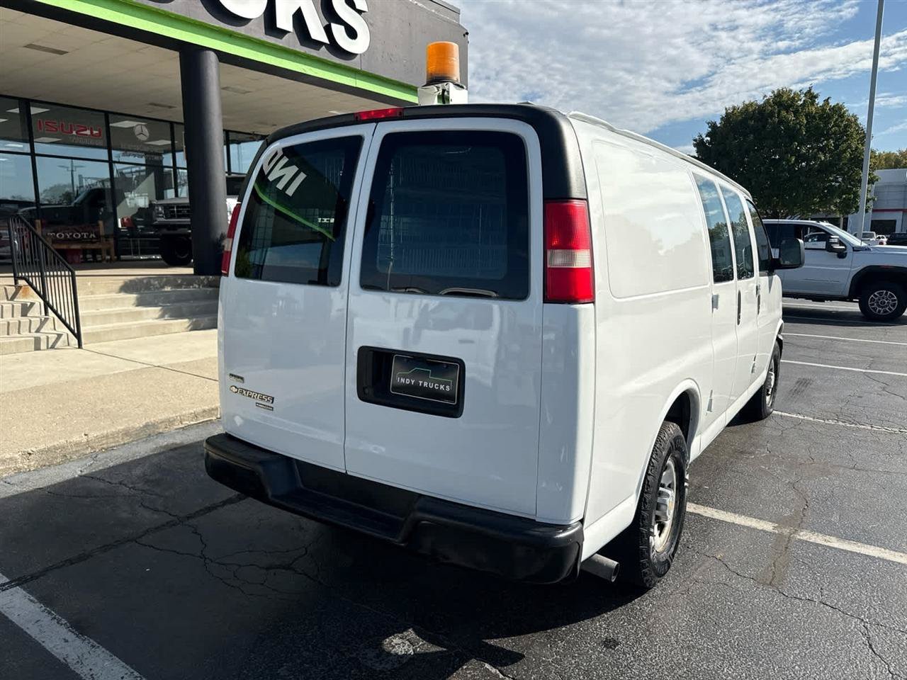 Used 2011 Chevrolet Express 2500 RWD image 8