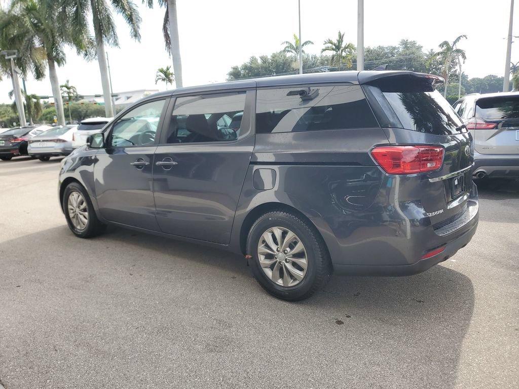 Used 2020 Kia Sedona LX FWD image 2