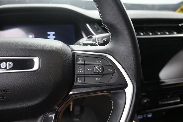 Used 2022 Jeep Grand Cherokee L Laredo w/ Luxury Tech Group I AWD/4WD image 20