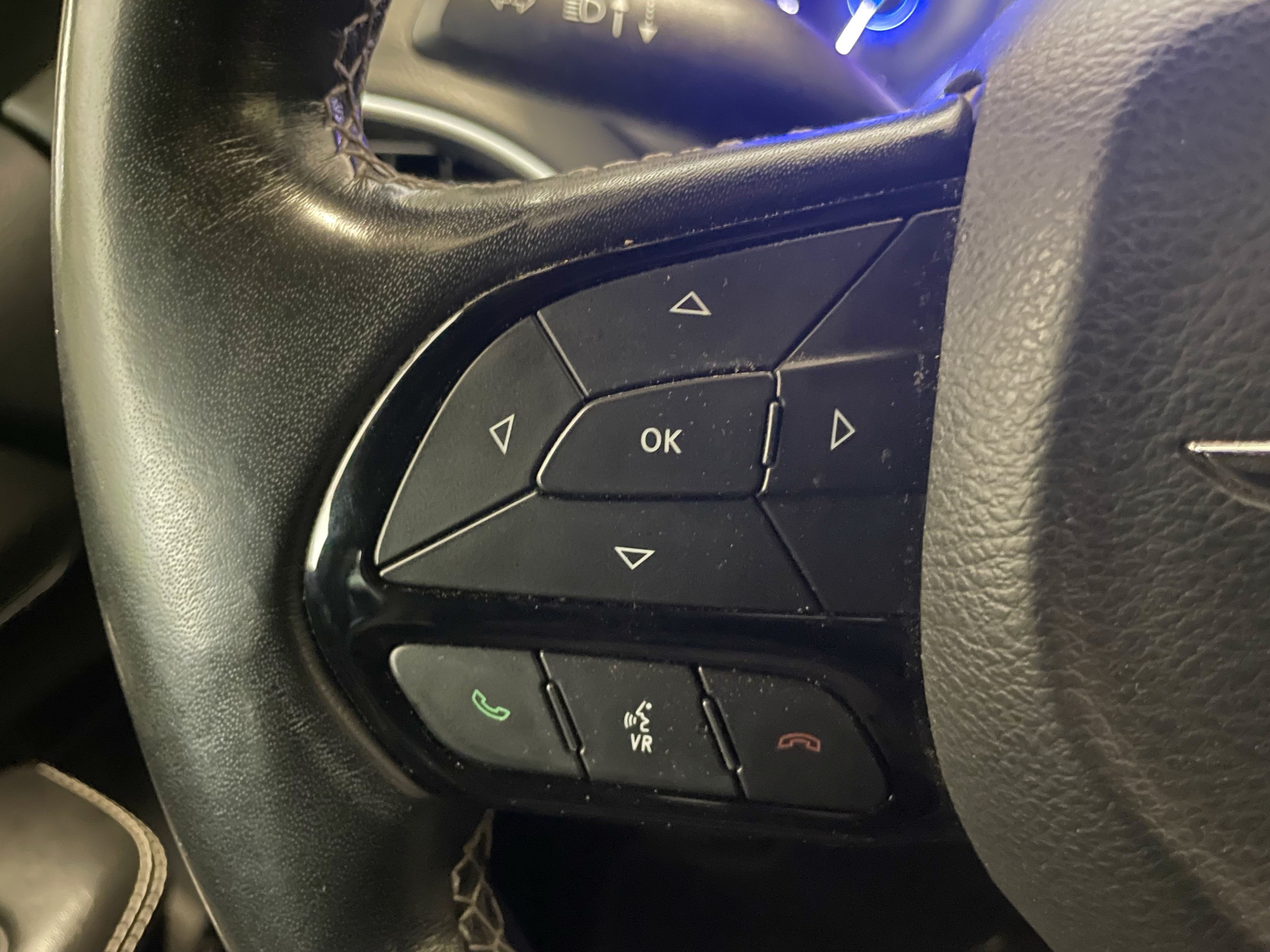 Used 2020 Chrysler Pacifica Touring-L w/ Advanced Safetytec Group AWD/4WD image 23
