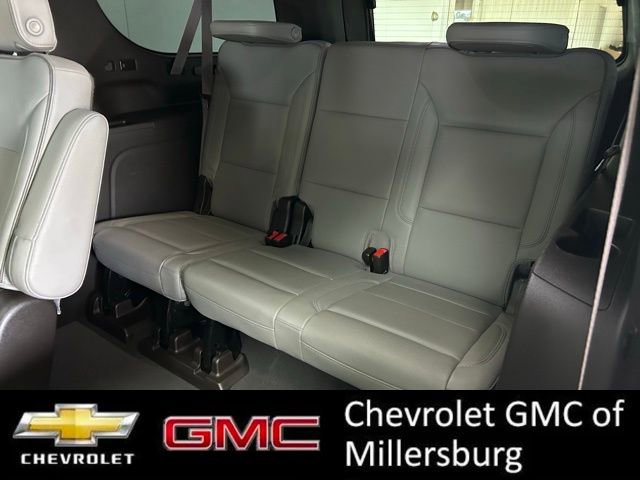 Used 2022 GMC Yukon XL SLT w/ SLT Premium Package image 32