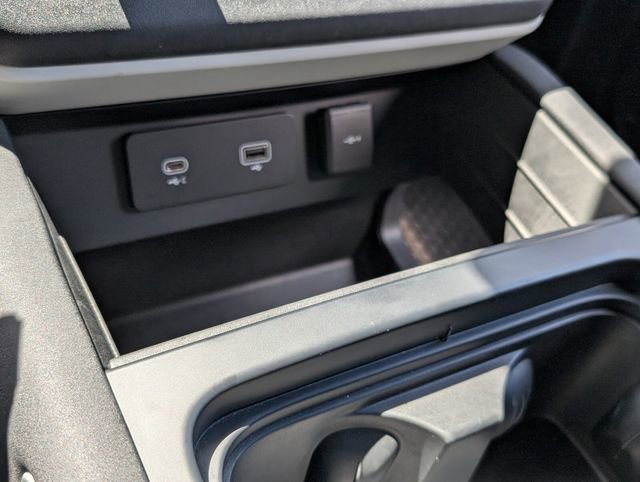 Used 2023 Land Rover Defender 130 X-Dynamic SE image 32