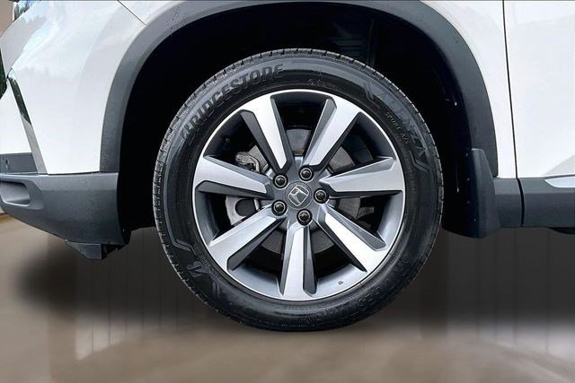 Certified 2025 Honda Pilot Touring image 30