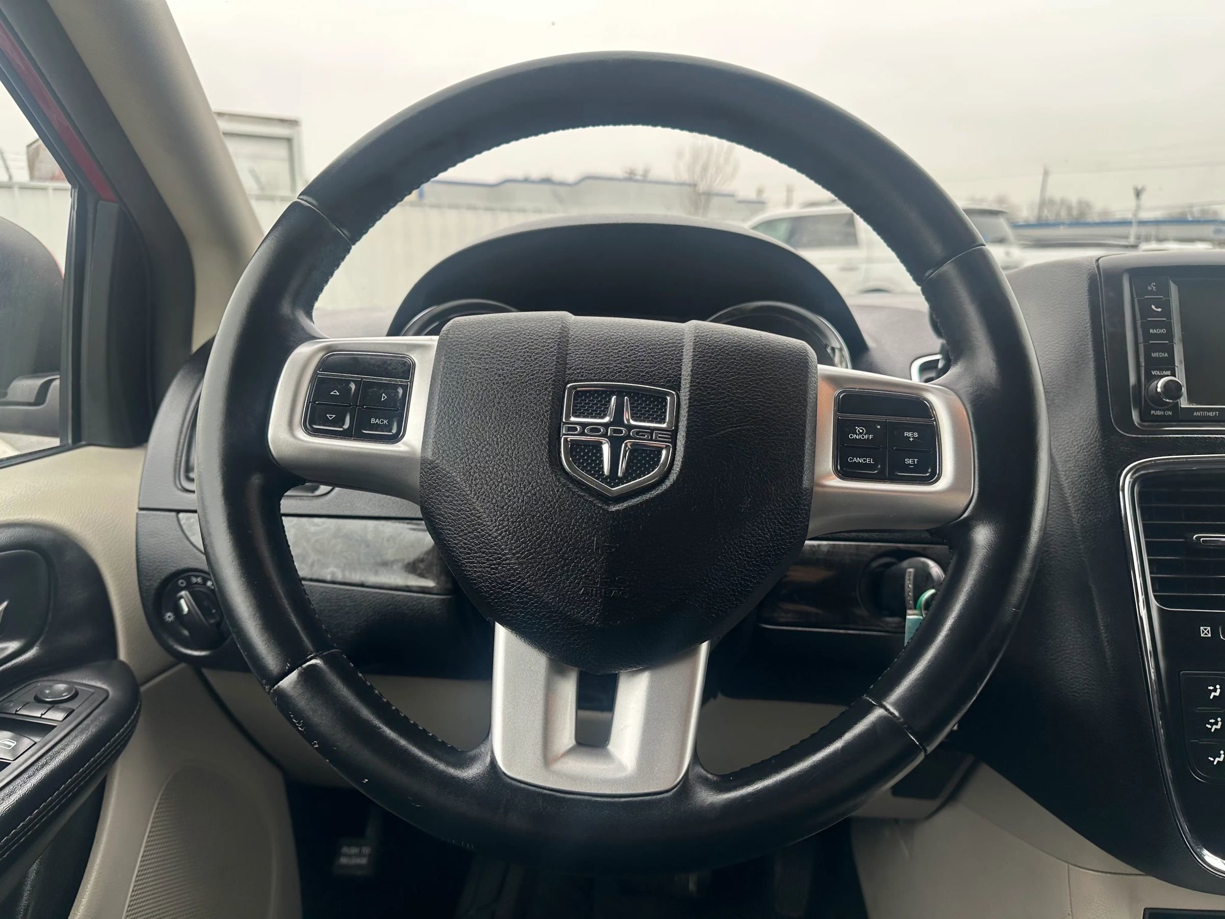 Used 2014 Dodge Grand Caravan SXT w/ Rear Park Assist Package image 22