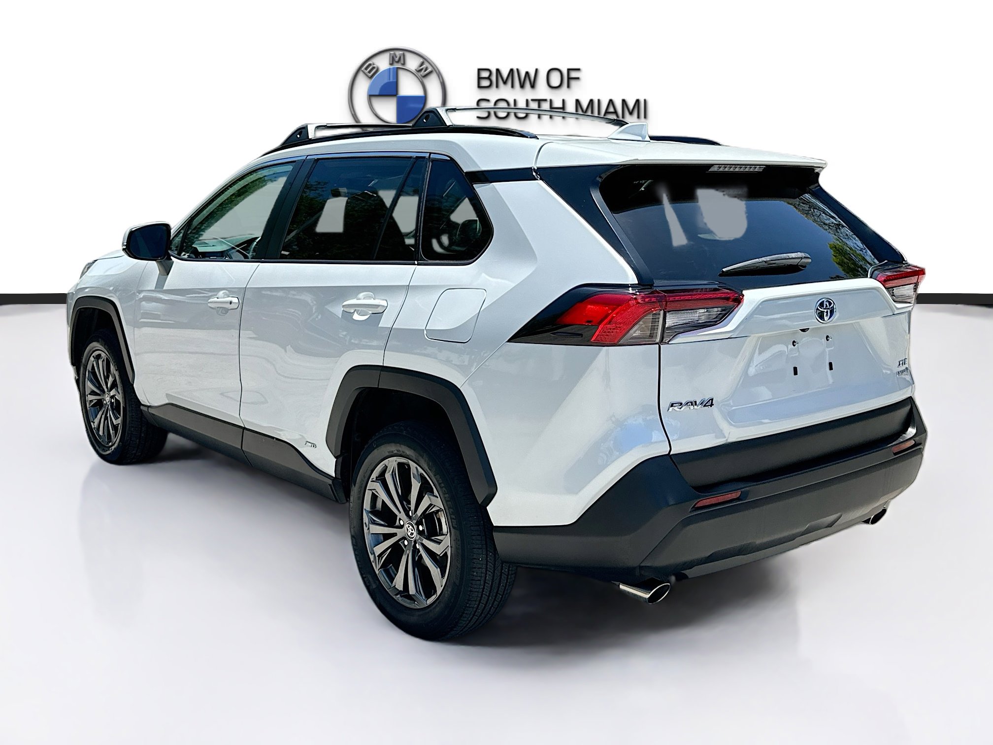 Used 2023 Toyota RAV4 XLE Premium AWD/4WD image 5