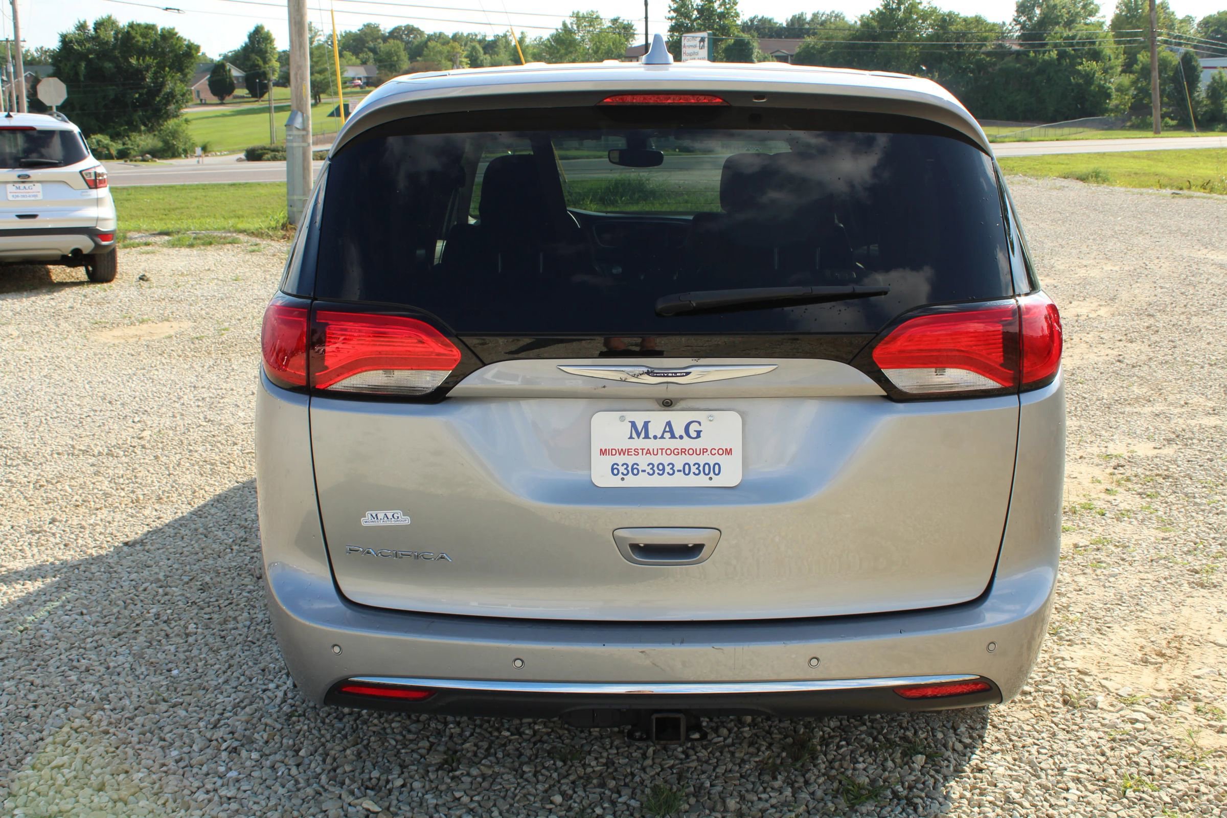 Used 2019 Chrysler Pacifica Touring Plus image 4