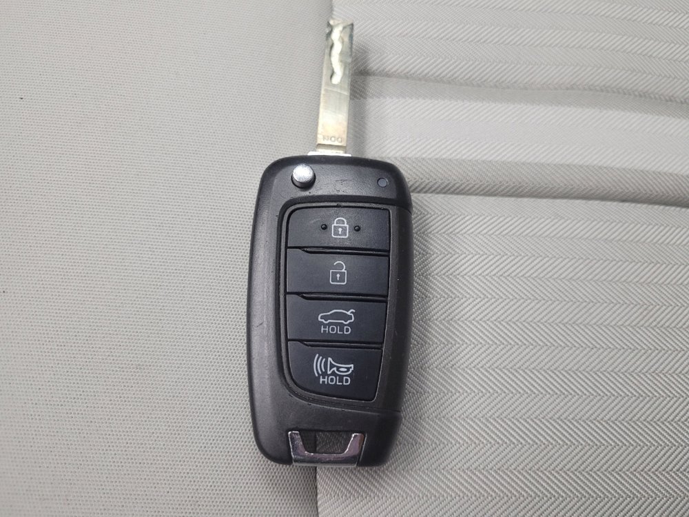 Used 2023 Hyundai Sonata SE FWD image 32