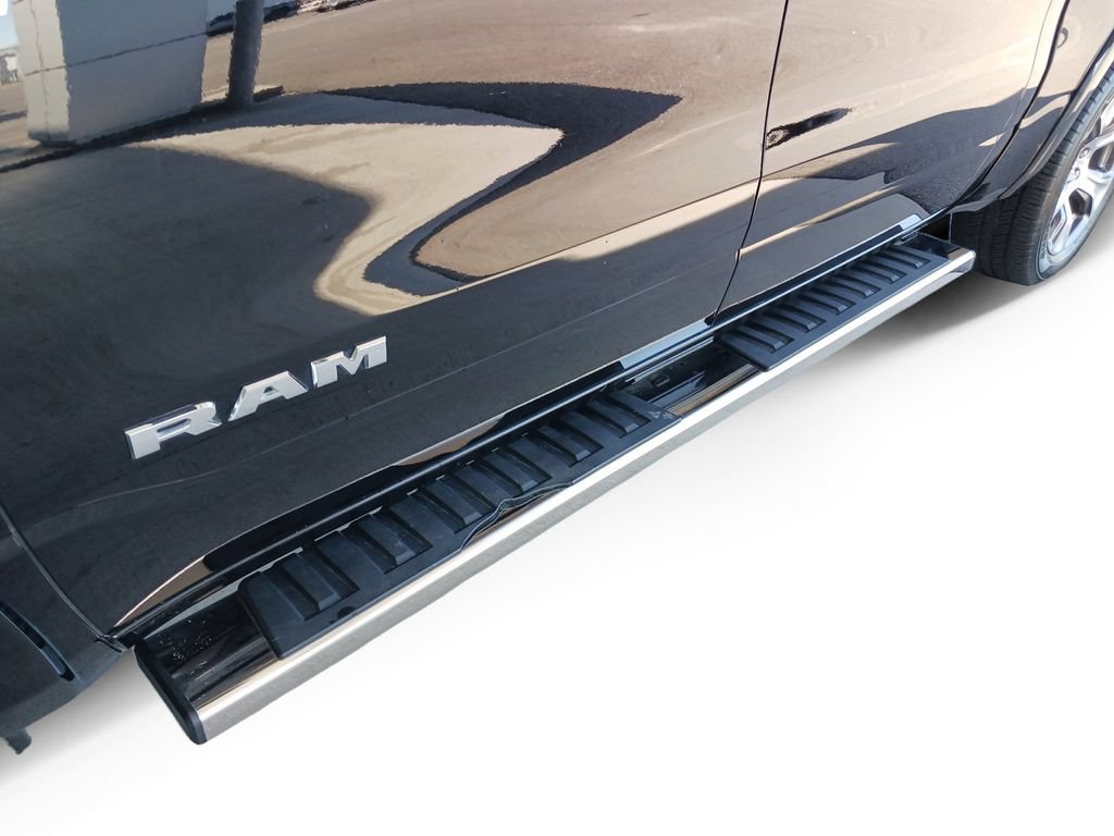 Used 2021 RAM 1500 Laramie AWD/4WD image 18