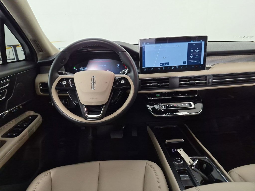 Used 2025 Lincoln Corsair FWD image 31