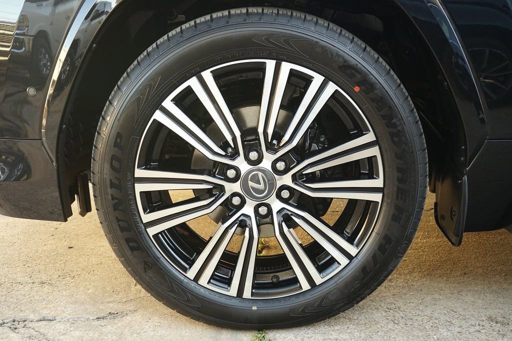 Used 2026 Lexus LX 700h Luxury w/ Accessory Package (Z1) image 39