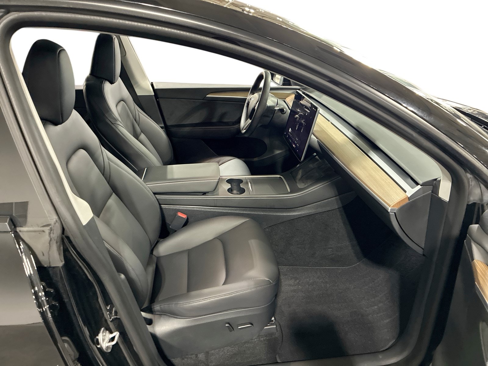 Certified 2023 Tesla Model Y Long Range AWD/4WD image 13