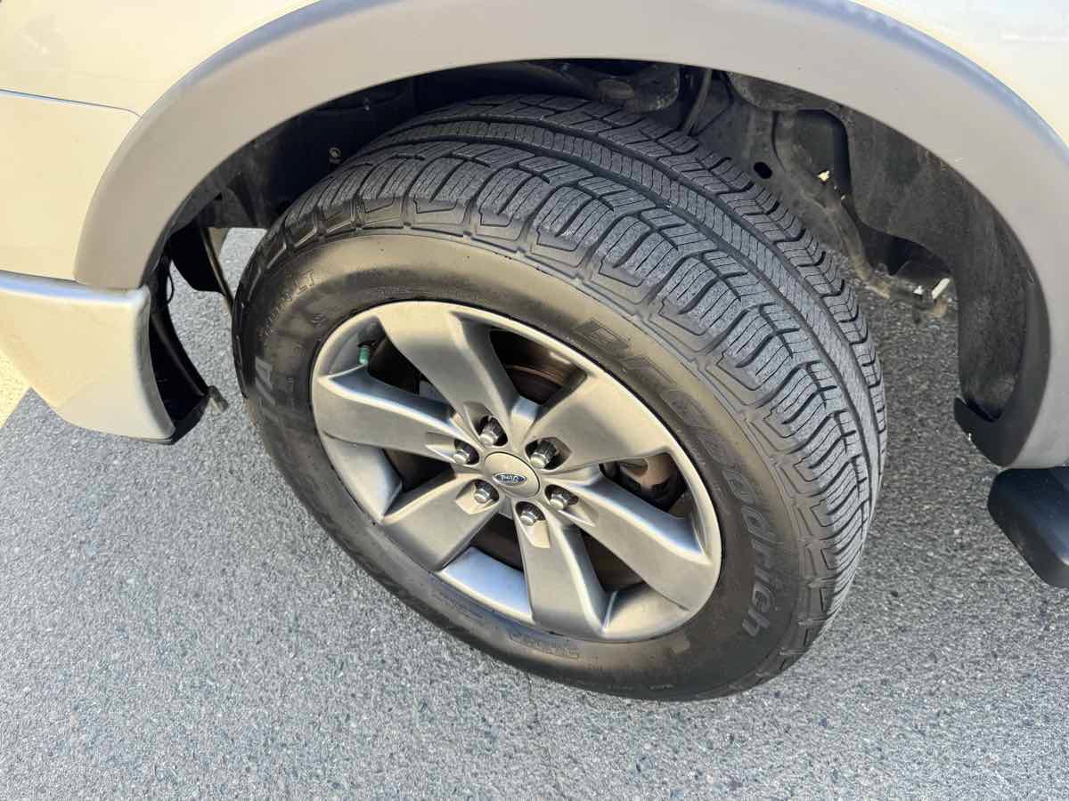 Used 2014 Ford F150 FX4 w/ Equipment Group 402A Luxury AWD/4WD image 37