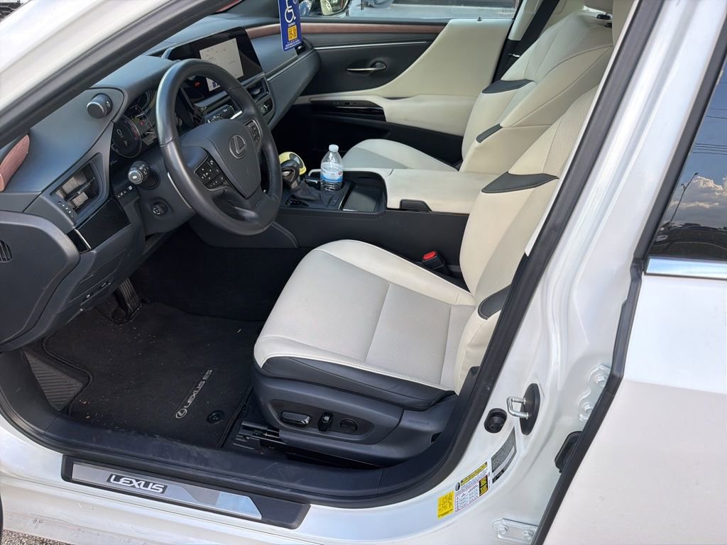 Used 2025 Lexus ES 350 w/ Premium Package FWD image 8