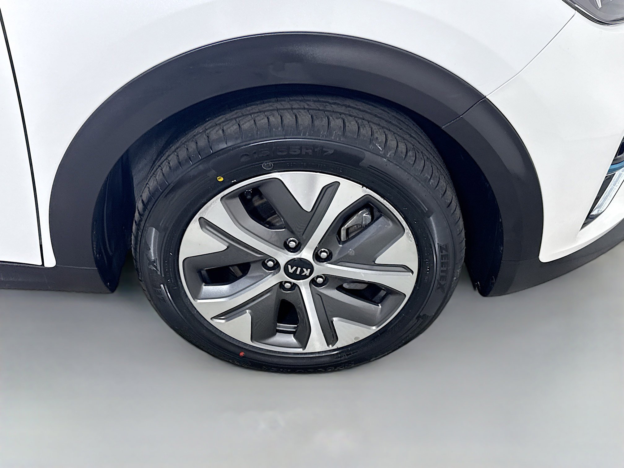 Used 2020 Kia Niro EX w/ Cold Weather Package image 32