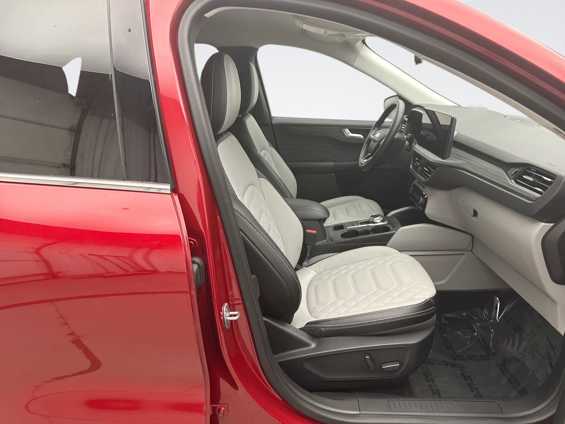 Used 2024 Ford Escape Platinum w/ Premium Technology Package FWD image 19