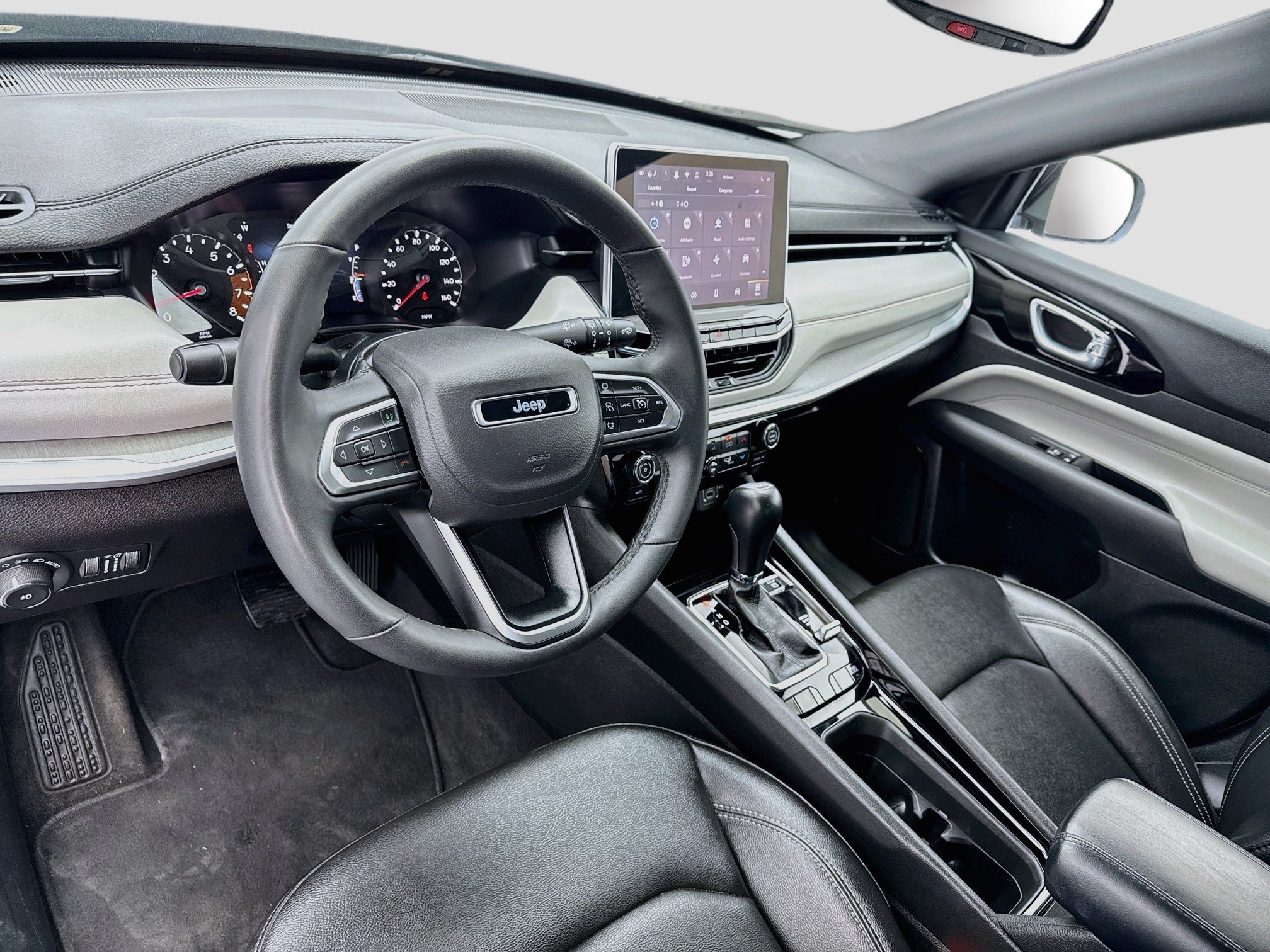 Used 2025 Jeep Compass Limited AWD/4WD image 7
