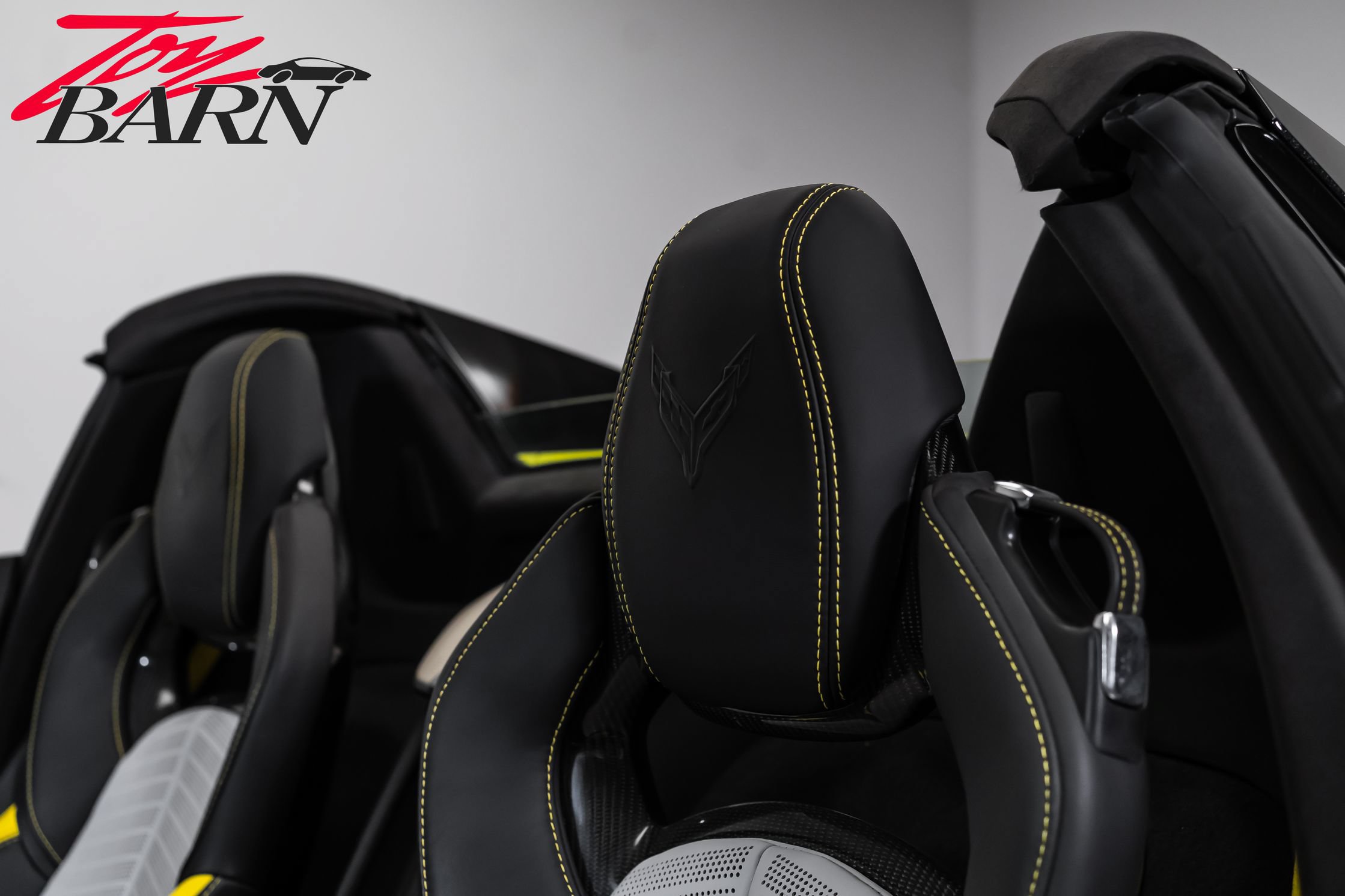 Used 2021 Chevrolet Corvette Stingray Premium Conv w/ Z51 Performance Package RWD image 32