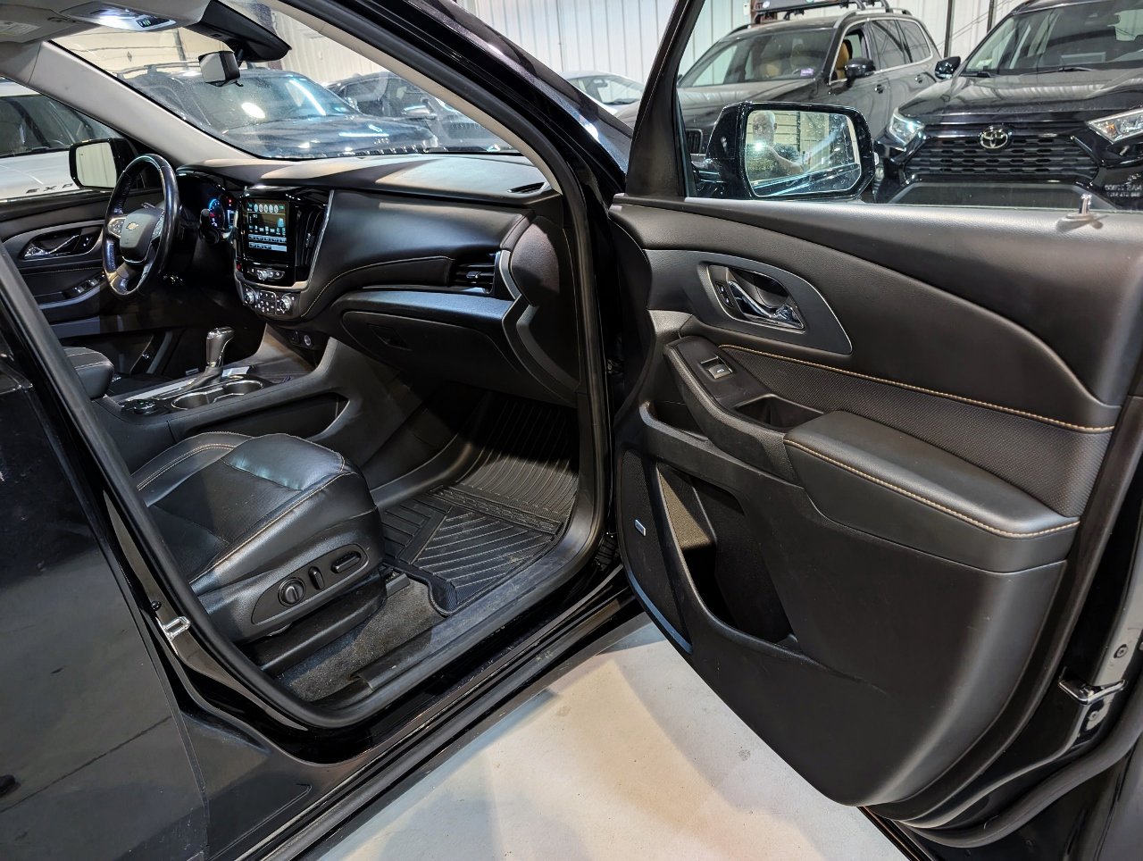 Used 2019 Chevrolet Traverse Premier w/ Redline Edition image 33