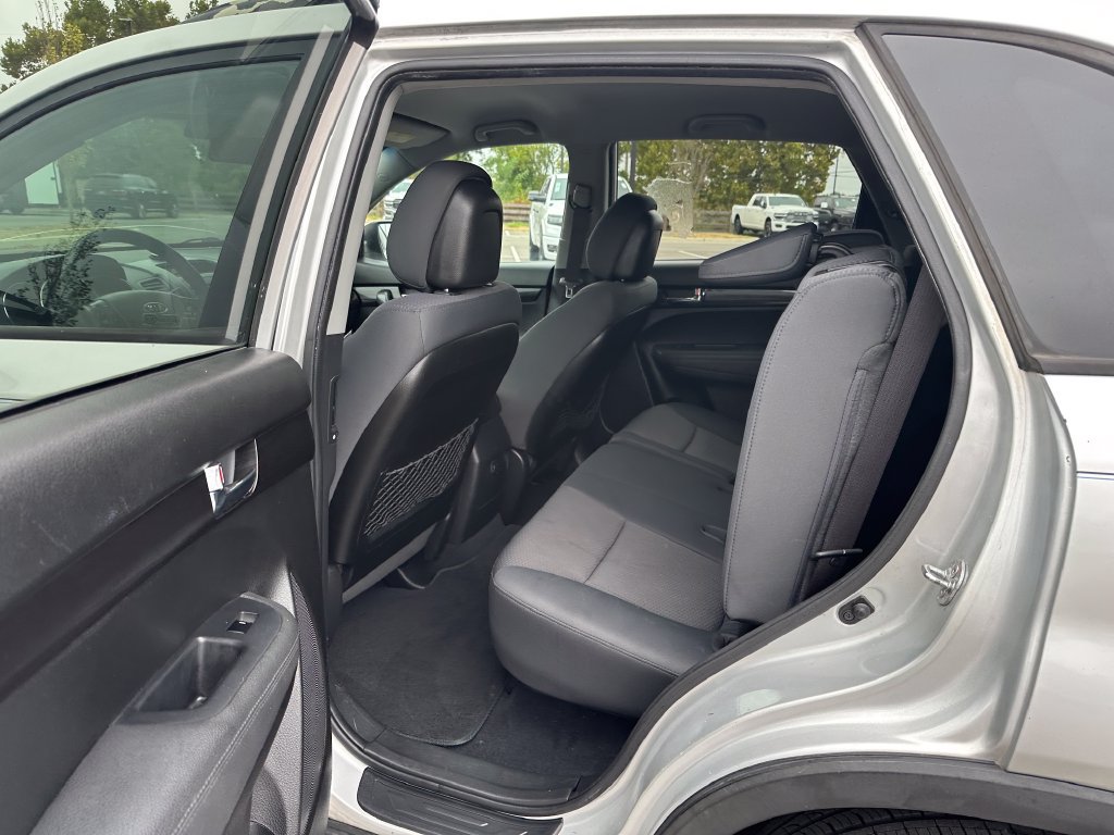 Used 2013 Kia Sorento LX AWD/4WD image 15
