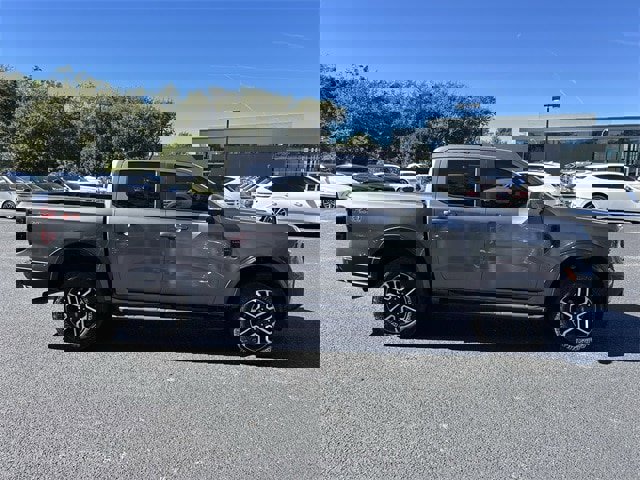 Used 2024 Ford Ranger Lariat w/ FX4 Off-Road Package image 8