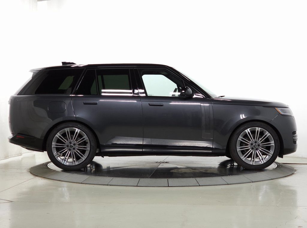 Certified 2025 Land Rover Range Rover SE AWD/4WD image 11