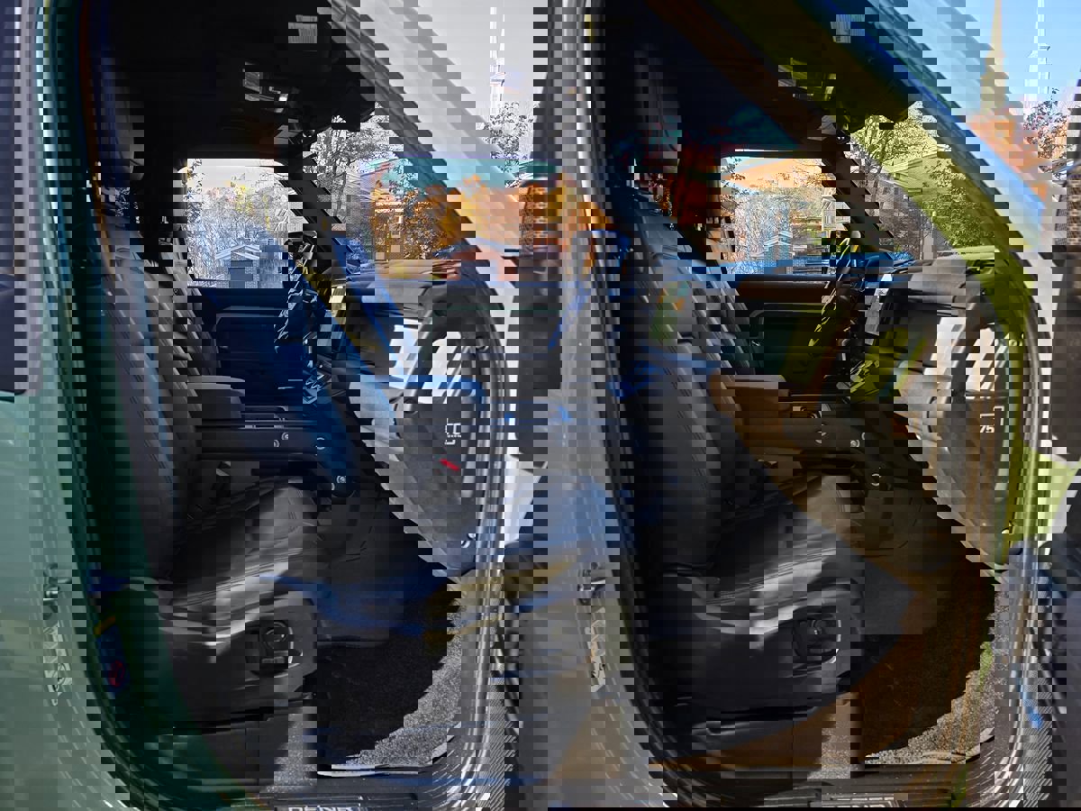 Used 2023 Land Rover Defender 110 75th Limited Edition image 23