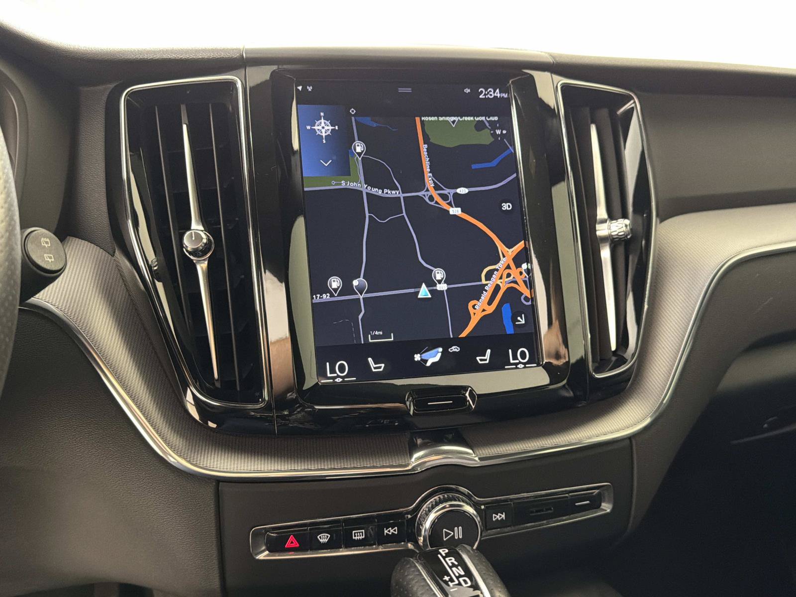 Used 2018 Volvo XC60 T6 R-Design w/ Convenience Package AWD/4WD image 20