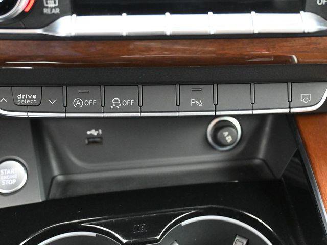Used 2023 Audi A4 2.0T Premium w/ Convenience Package image 24