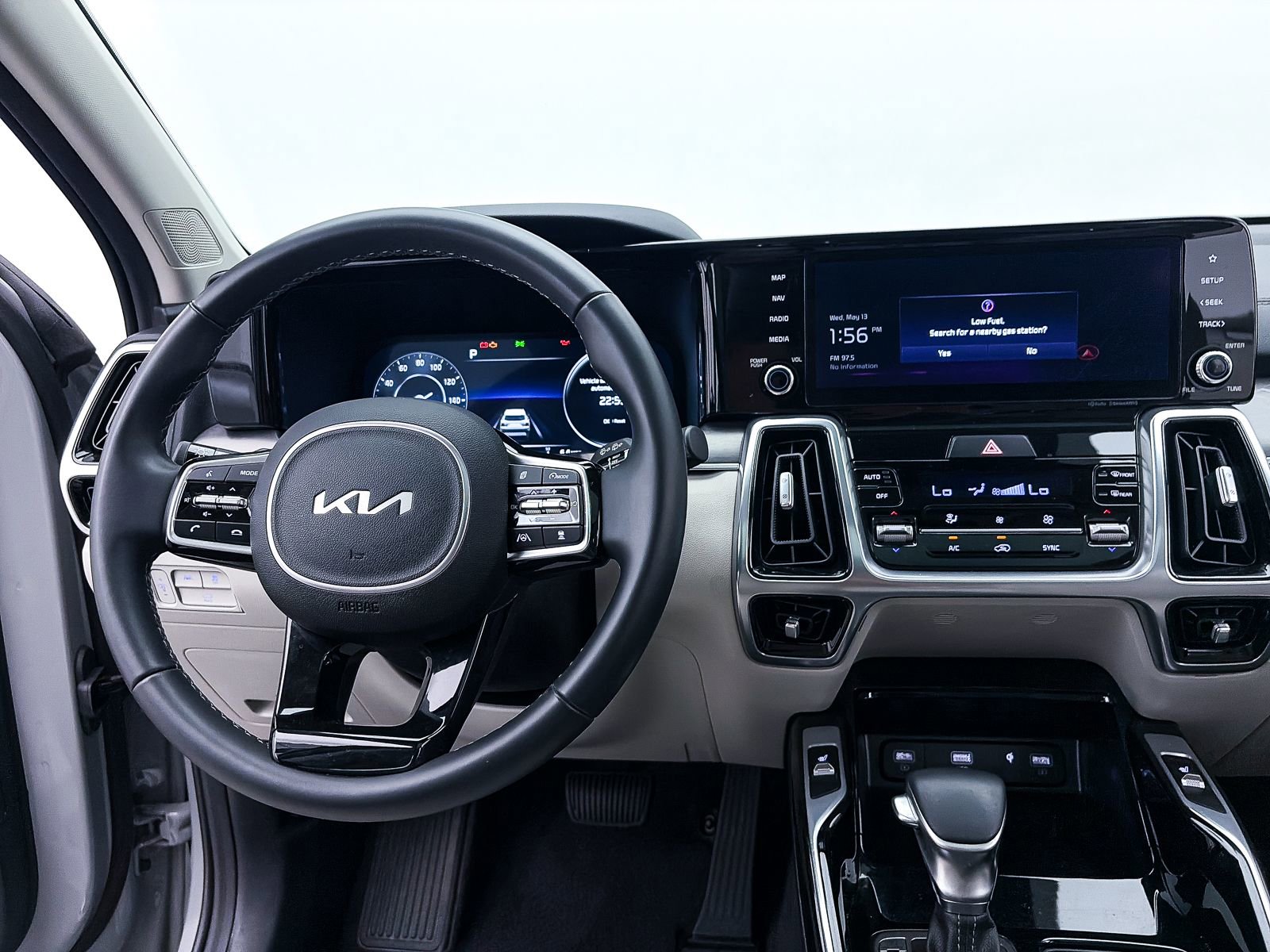 Used 2023 Kia Sorento SX AWD/4WD image 4