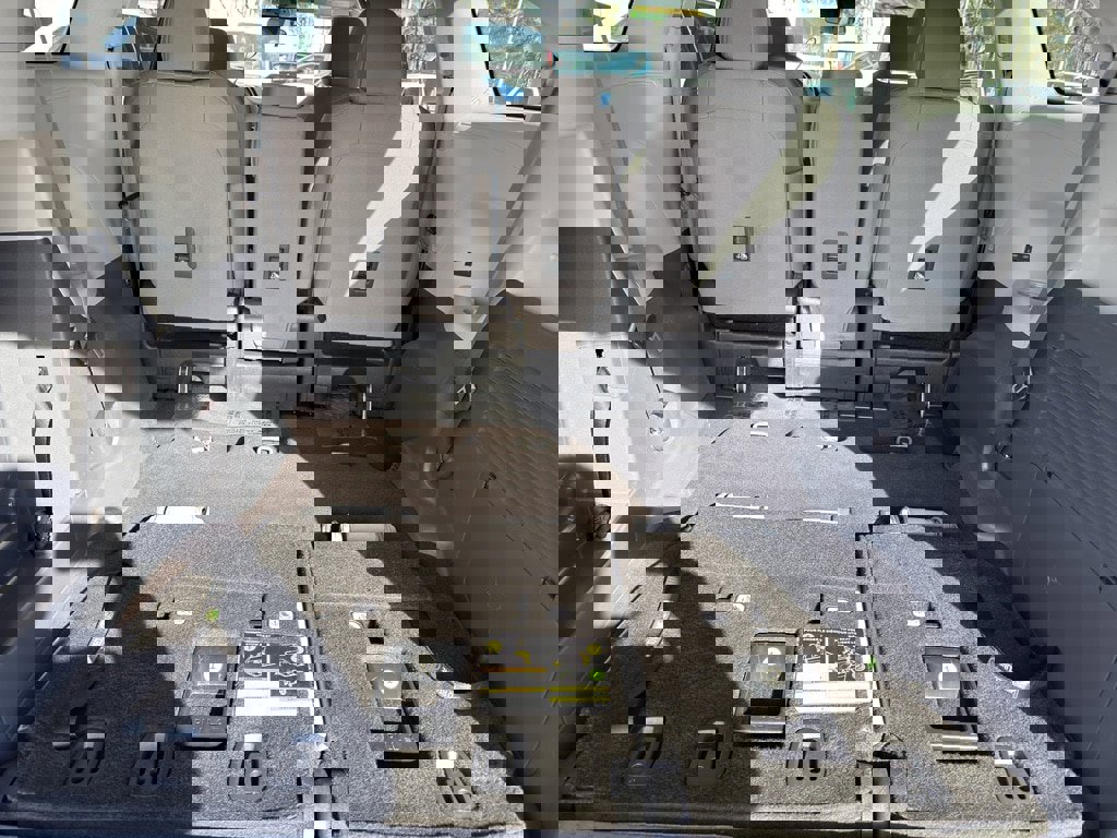 Used 2024 Toyota Sienna LE image 15