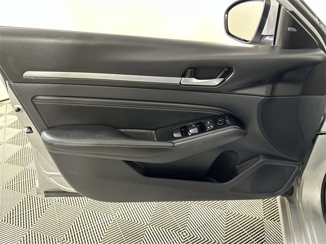 Used 2023 Nissan Altima 2.5 SV w/ SV Premium Package image 23