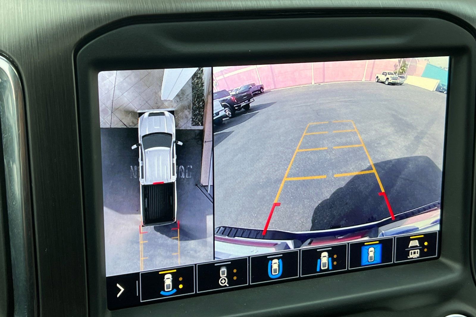 Used 2023 GMC Sierra 2500 AT4 w/ AT4 Preferred Package image 28