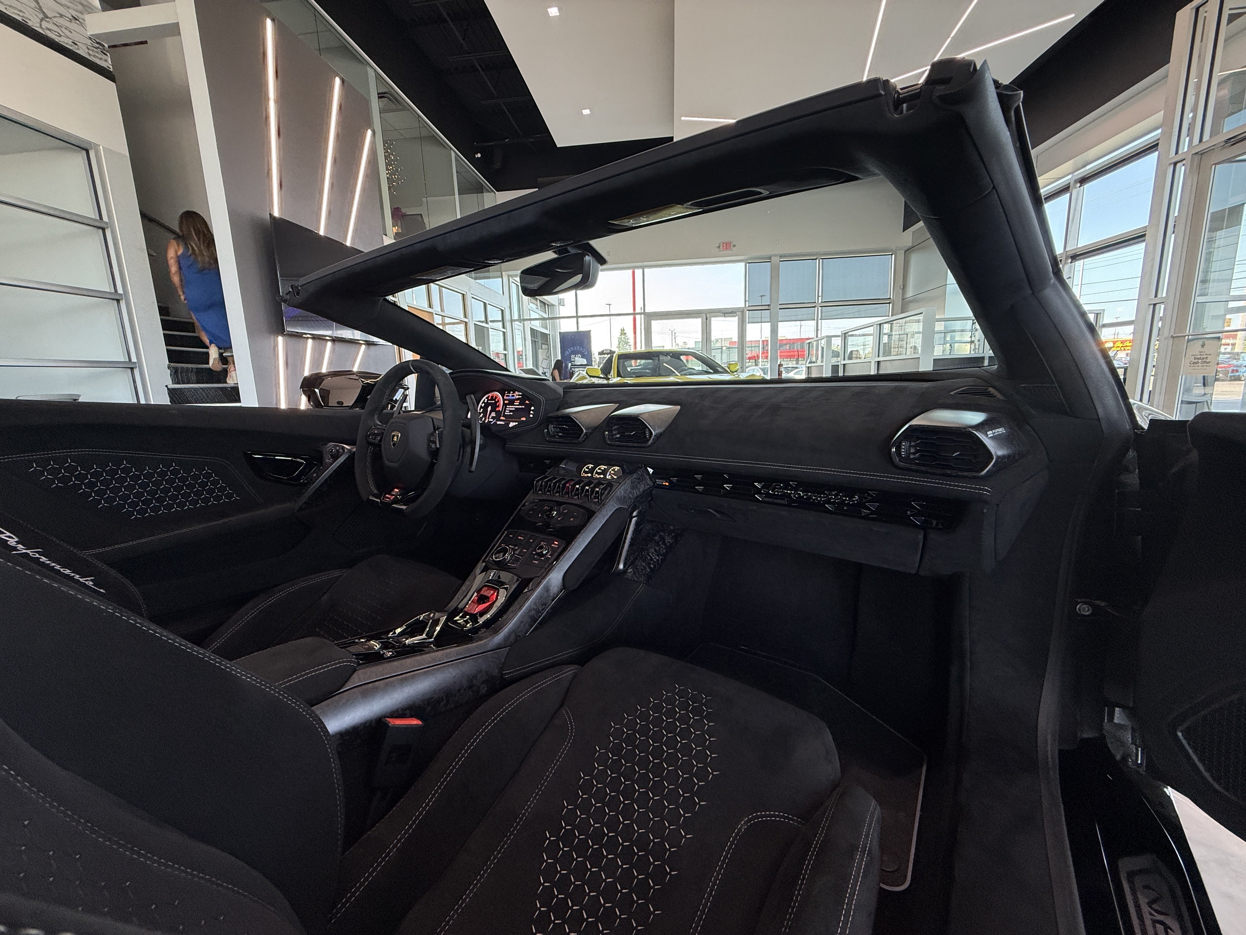 Used 2019 Lamborghini Huracan Performante AWD/4WD image 27