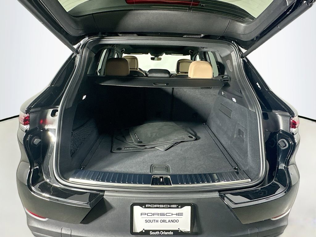 Certified 2025 Porsche Cayenne image 28